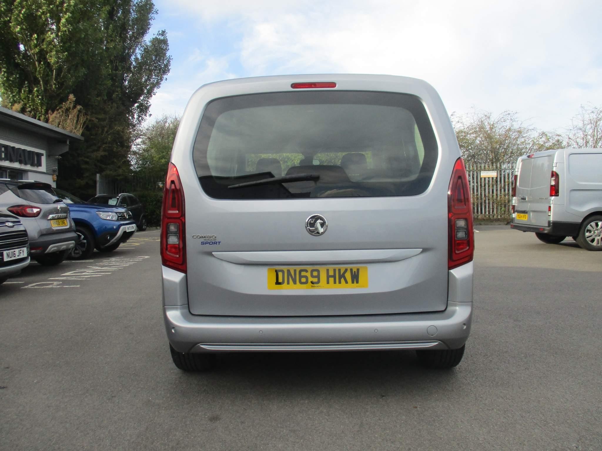 Vauxhall Combo Life Image 8