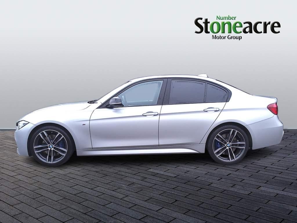 BMW 3 Series Image 6