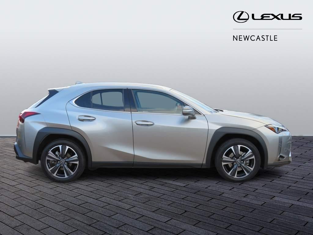 Lexus UX 250h Image 4