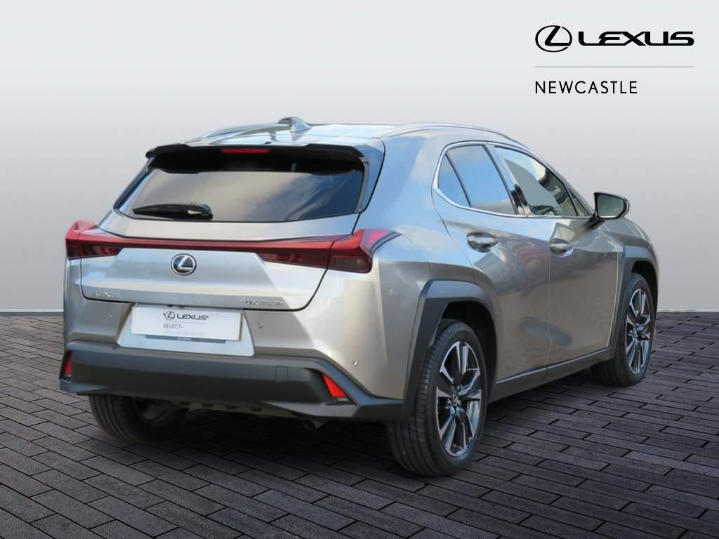 Lexus UX 250h Image 5