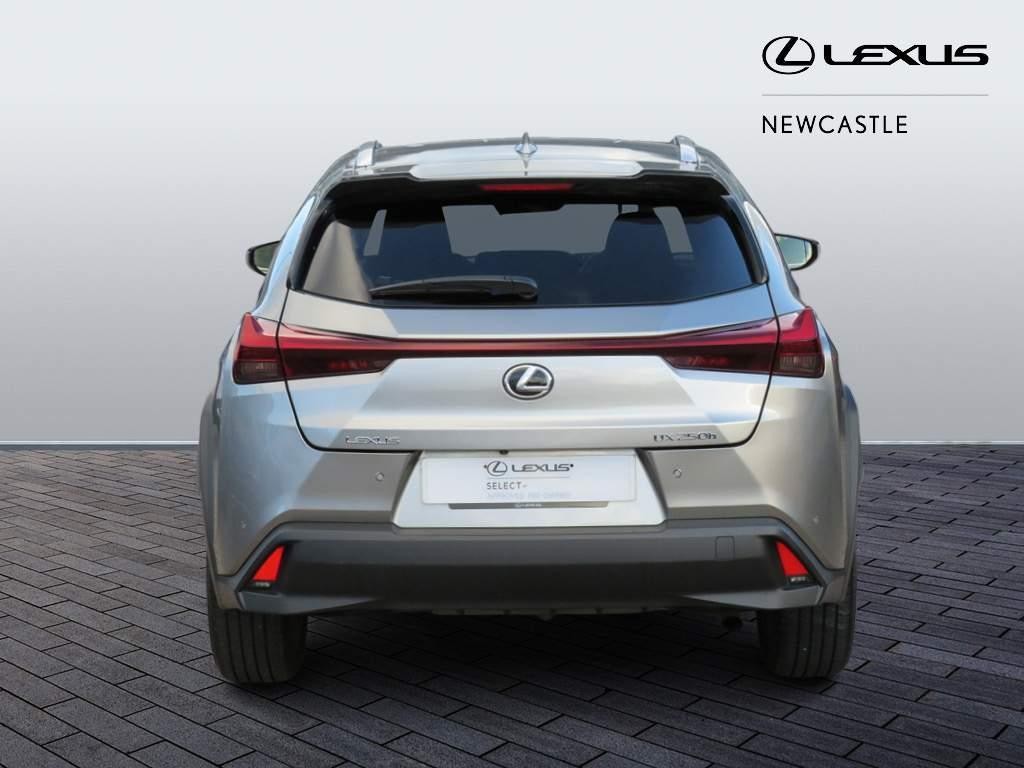 Lexus UX 250h Image 6