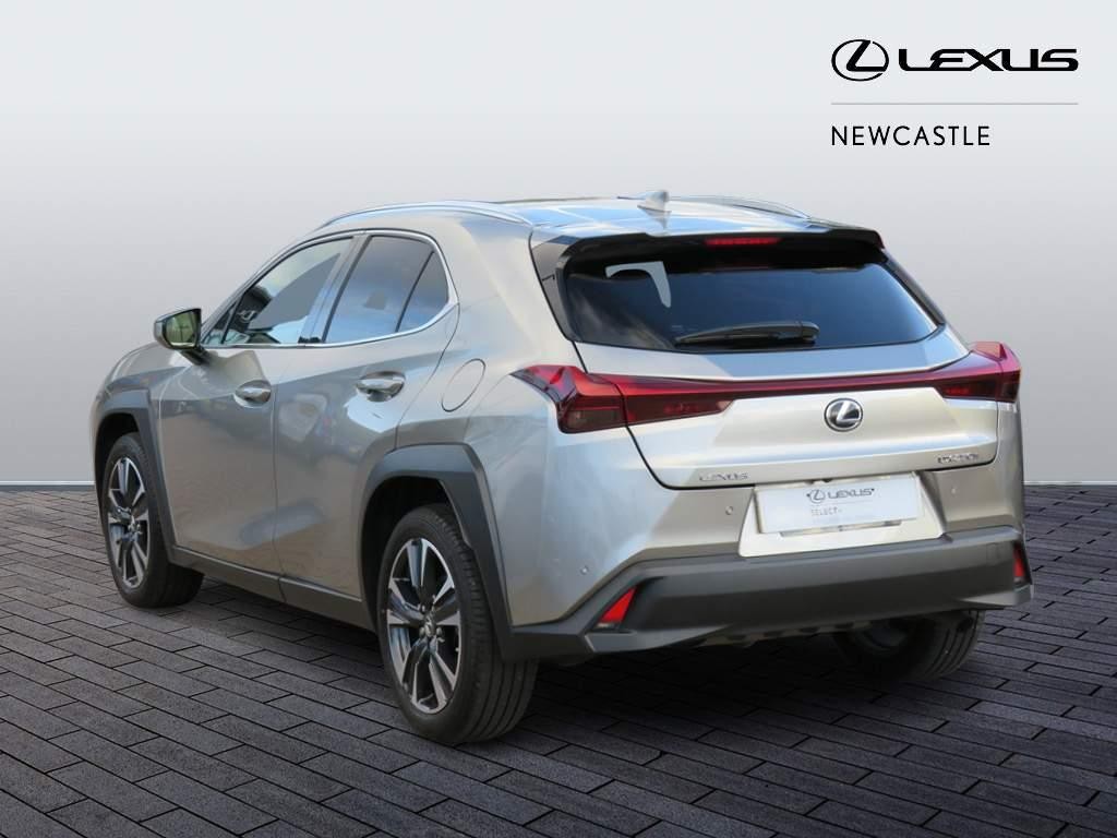 Lexus UX 250h Image 7