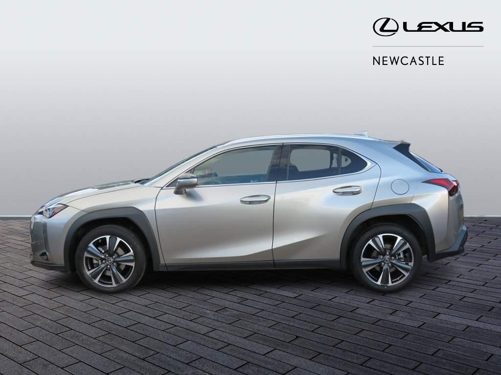 Lexus UX 250h Image 8