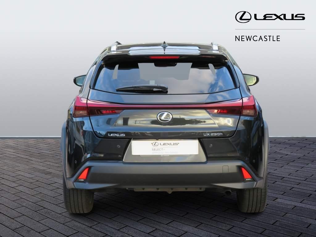 Lexus UX Self-Charging Hybrid Image 6