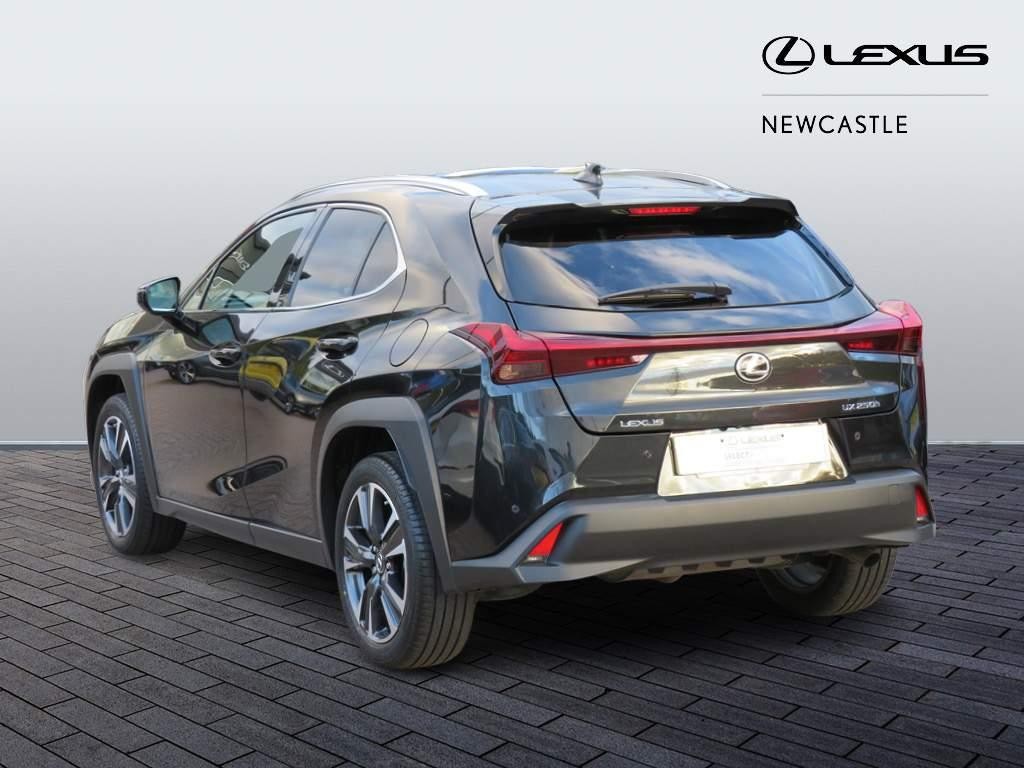 Lexus UX Self-Charging Hybrid Image 7