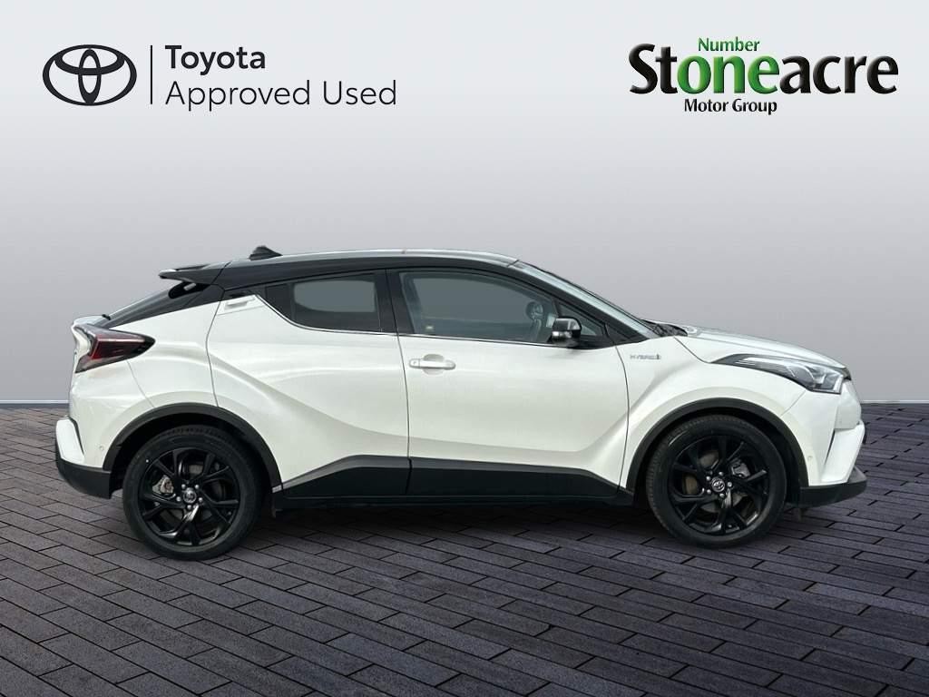 Toyota C-HR Image 2