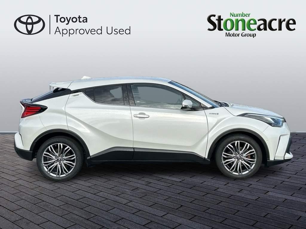 Toyota C-HR Image 2