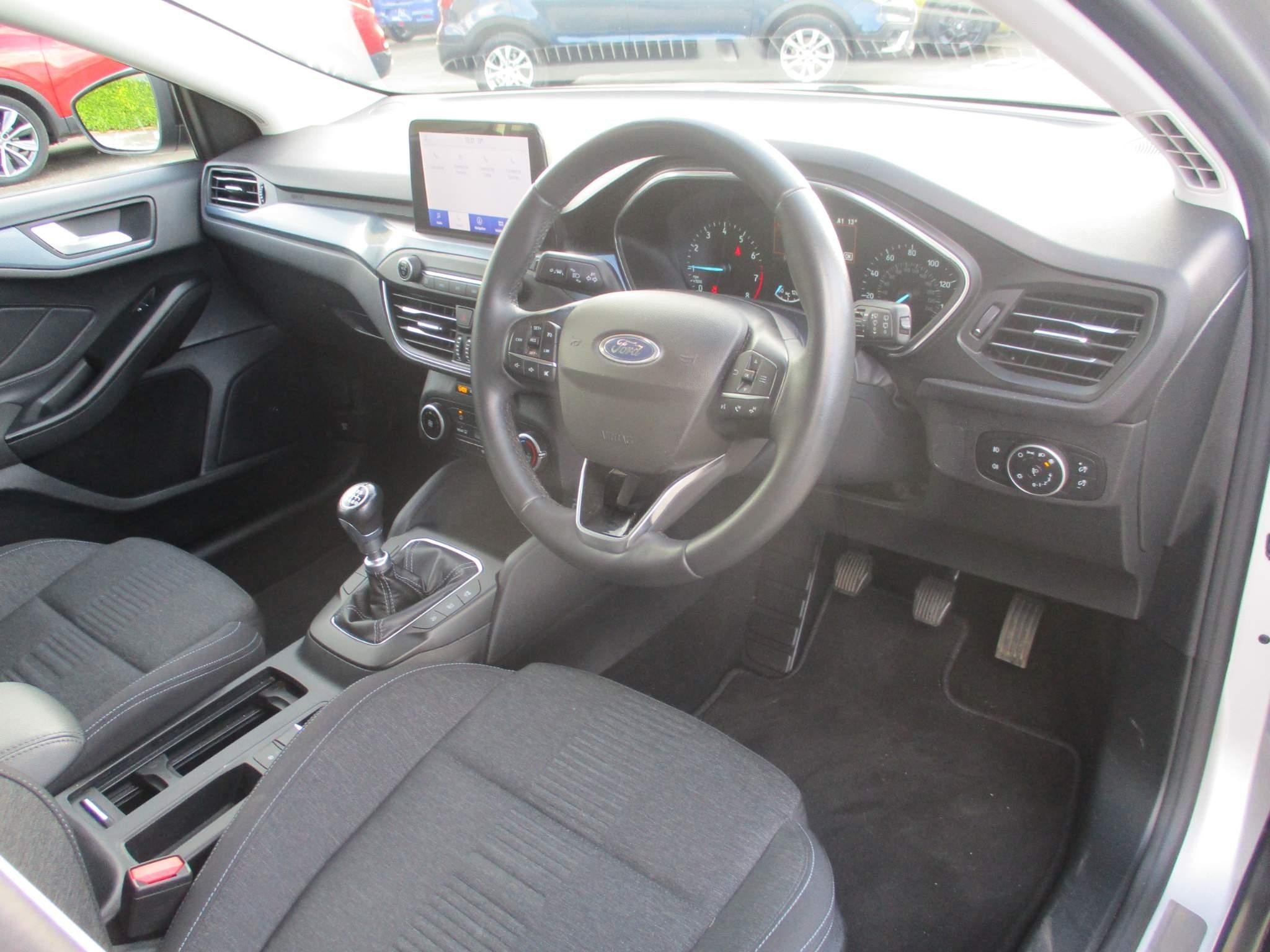 Ford Focus Image 29