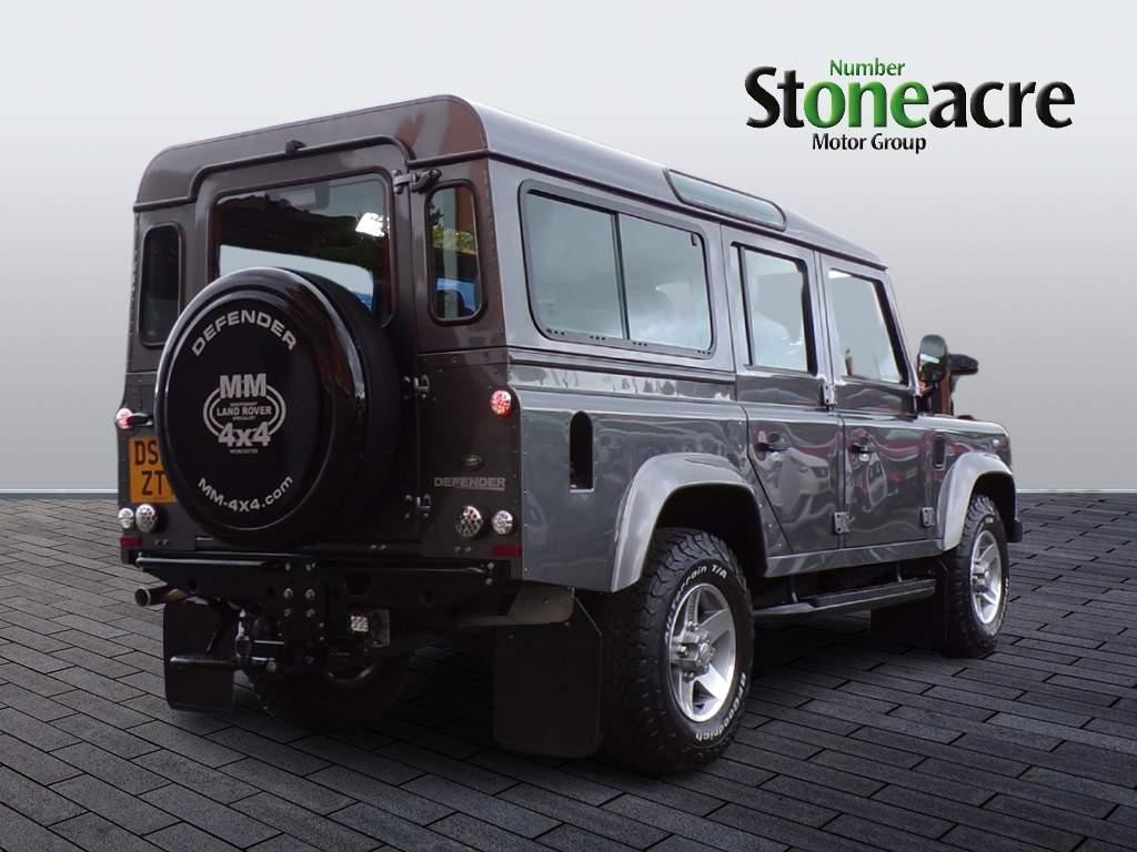 Land Rover Defender 110 Image 3