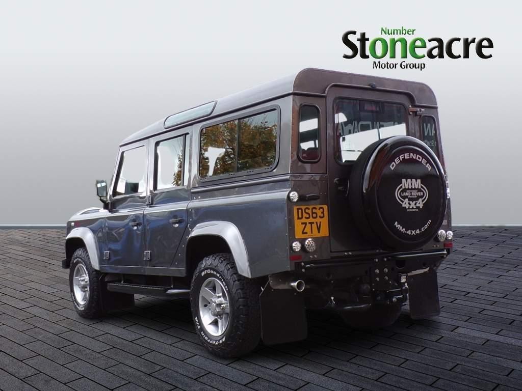 Land Rover Defender 110 Image 5