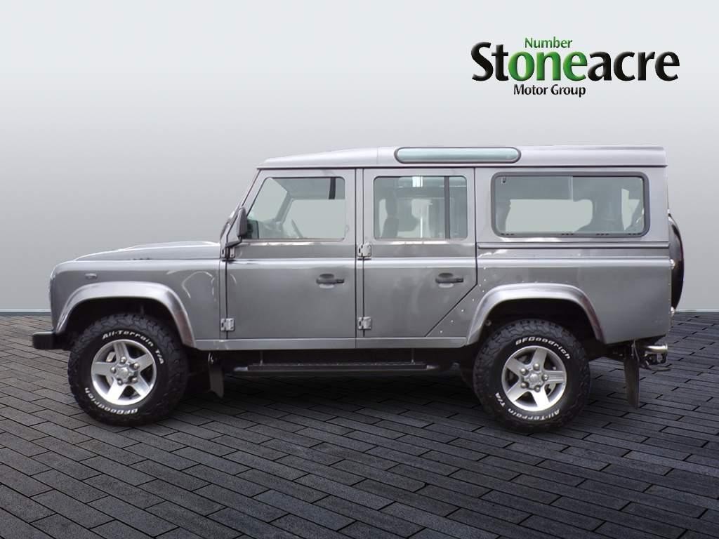 Land Rover Defender 110 Image 6