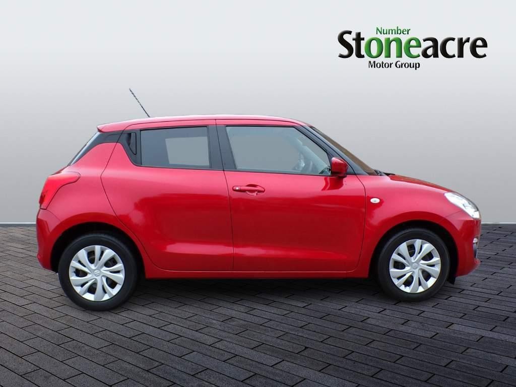 Suzuki Swift Image 2