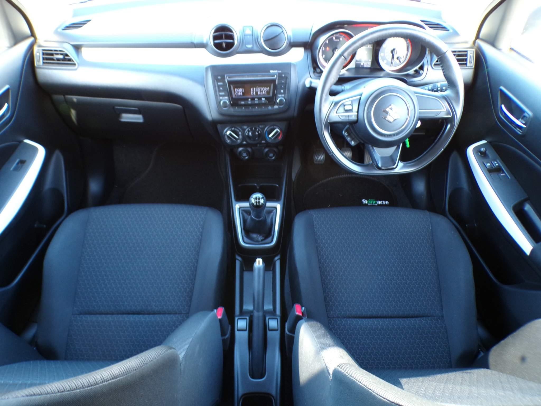 Suzuki Swift Image 12