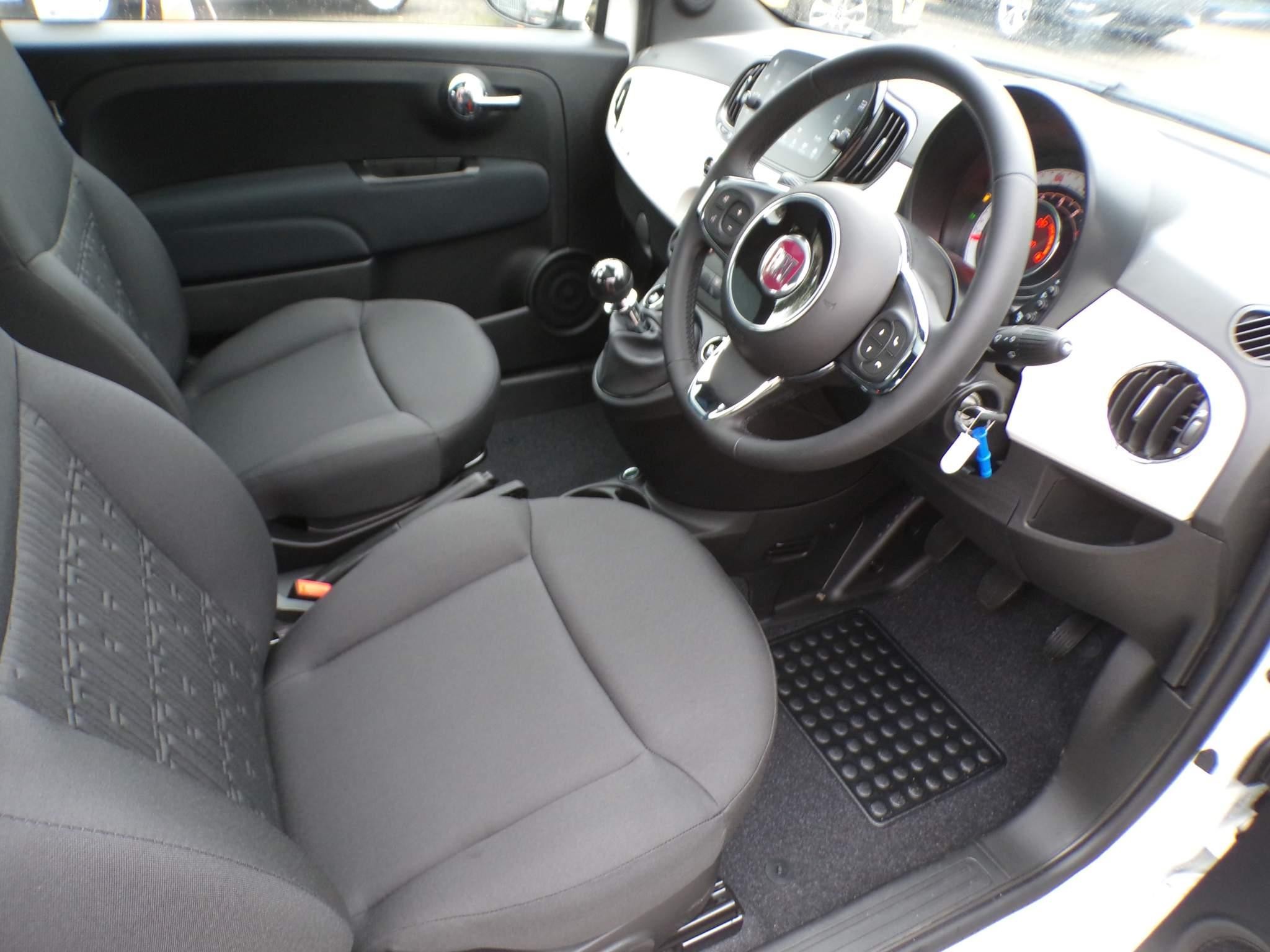 Fiat 500 Hybrid Image 10