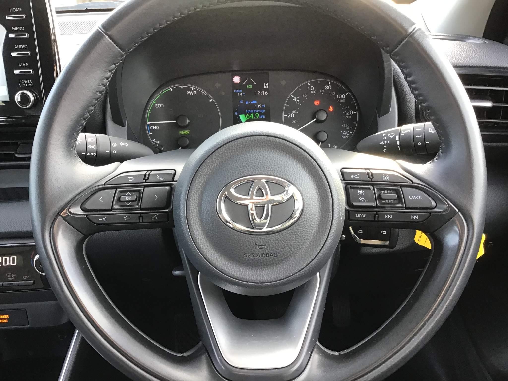 Toyota Yaris Image 17