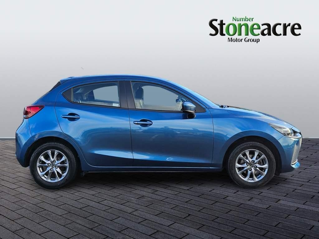 Mazda Mazda2 Image 2