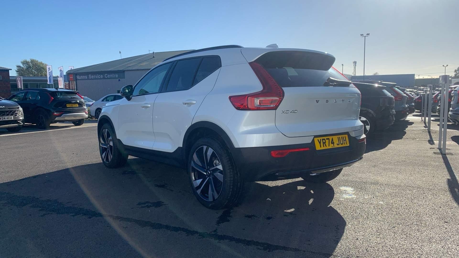 Volvo XC40 Image 2