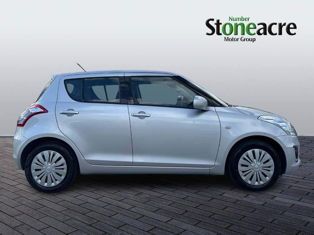 Suzuki Swift Image 2