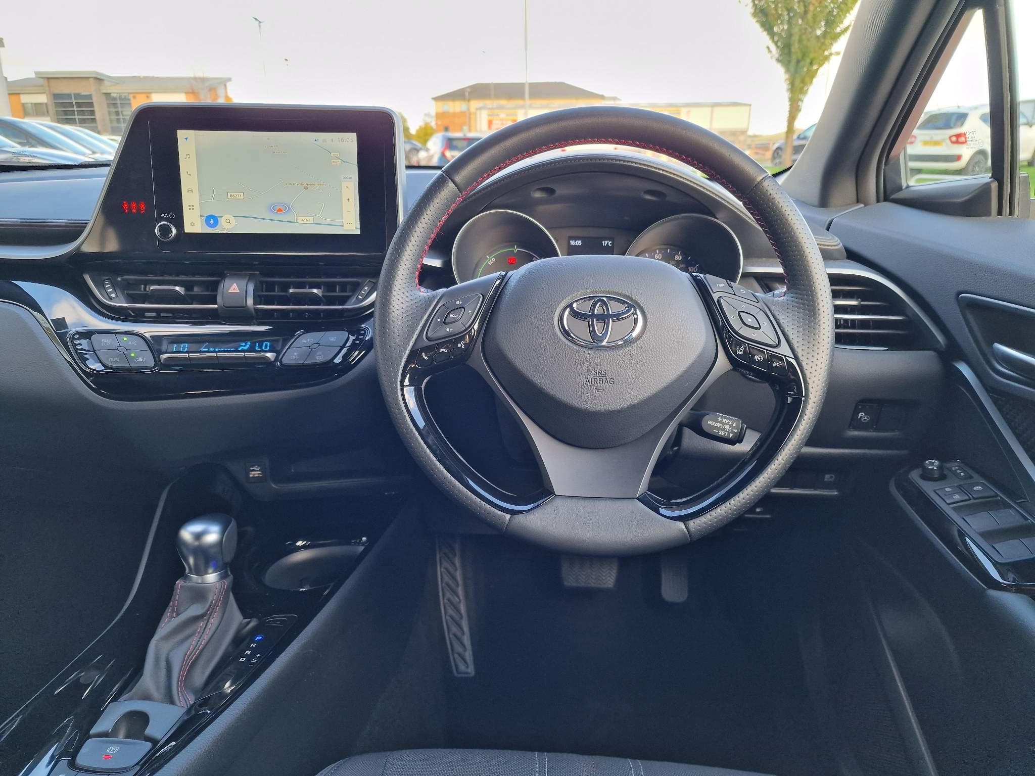 Toyota C-HR Image 8