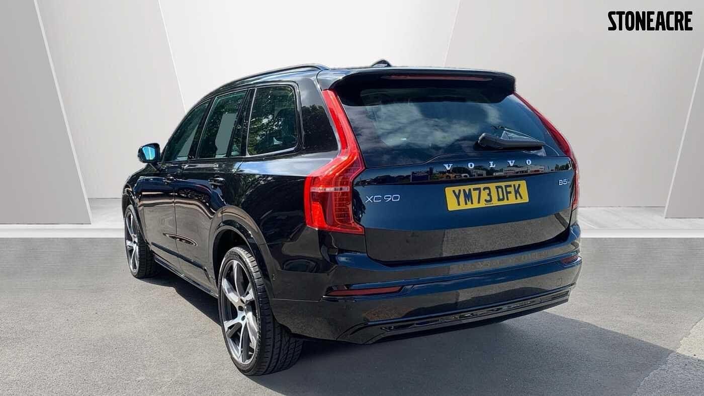 Volvo XC90 Image 2