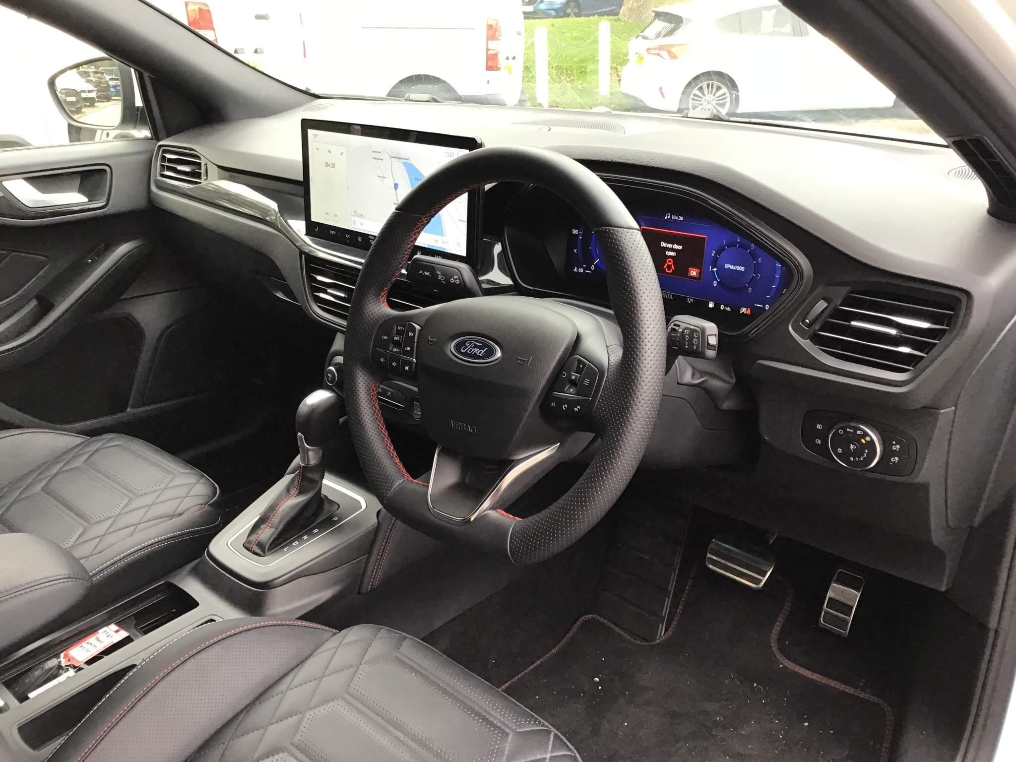 Ford Focus Image 11