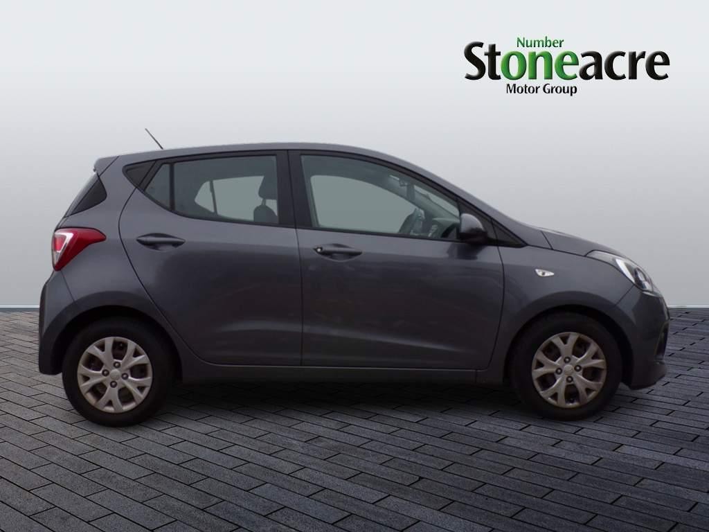 Hyundai i10 Image 2