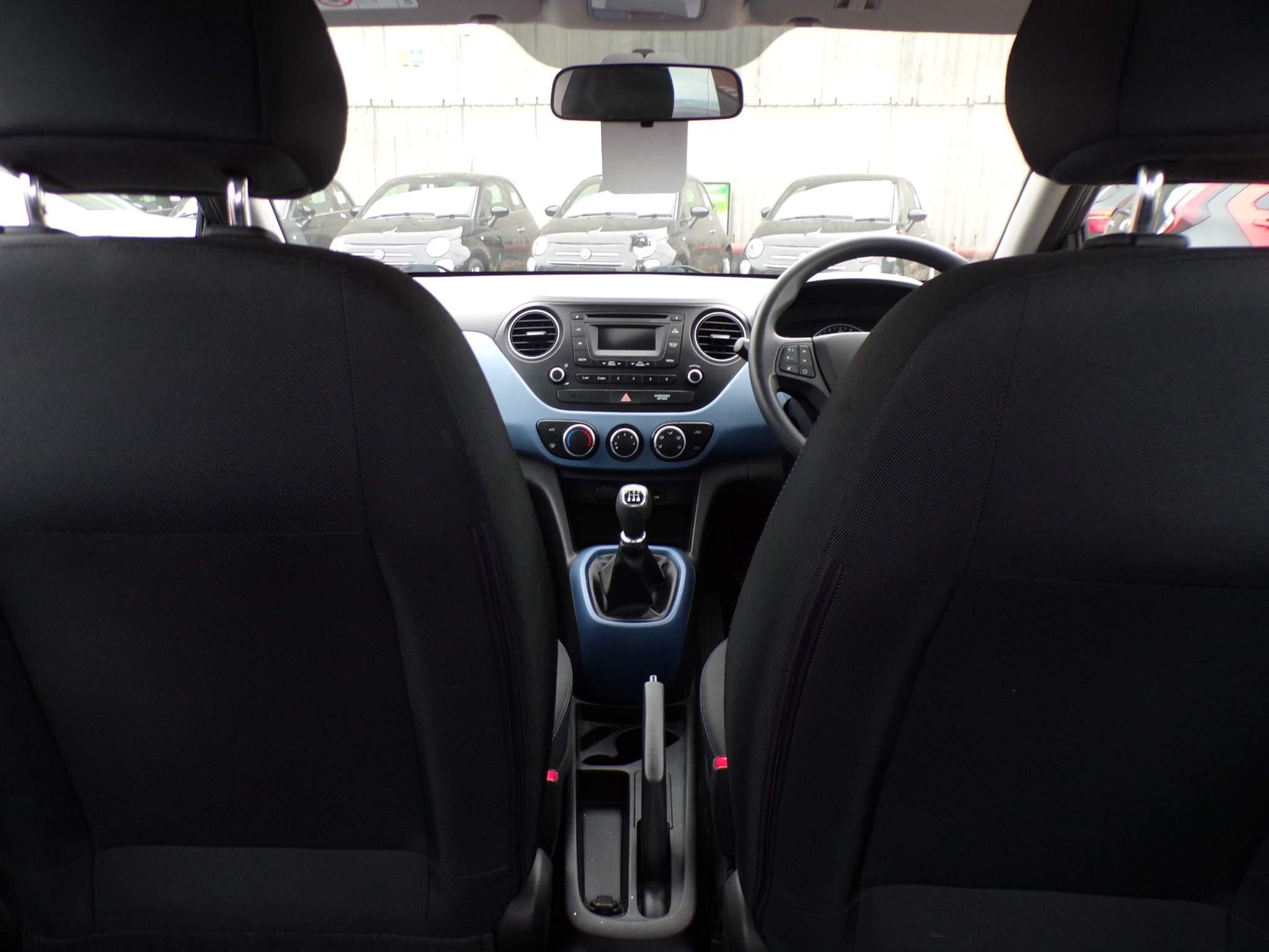 Hyundai i10 Image 11