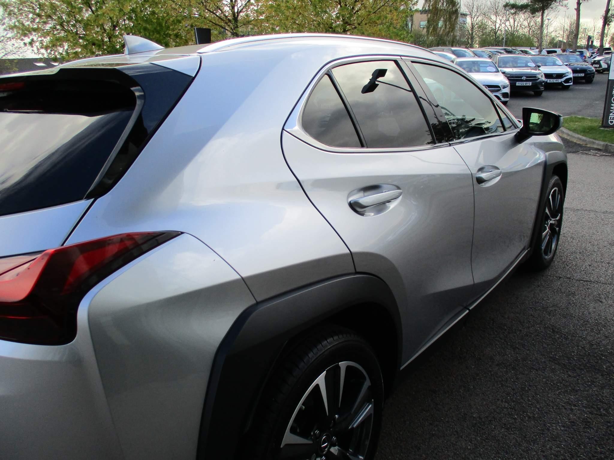 Lexus UX Self-Charging Hybrid Image 41