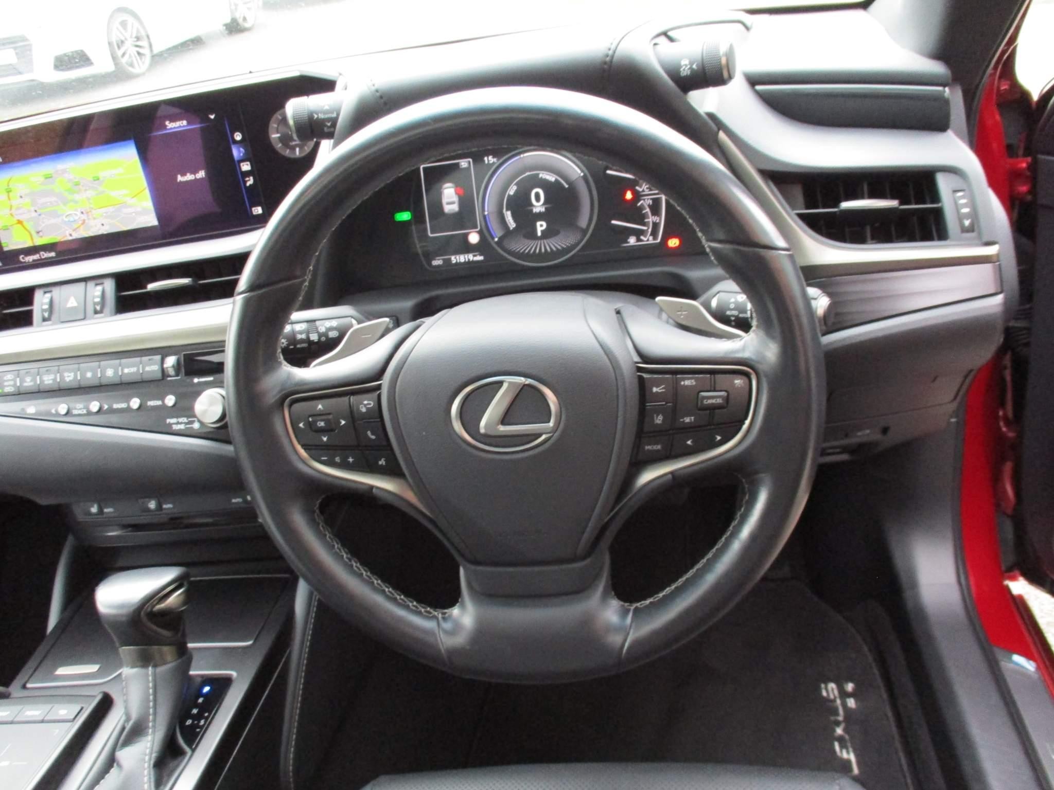 Lexus ES Image 14