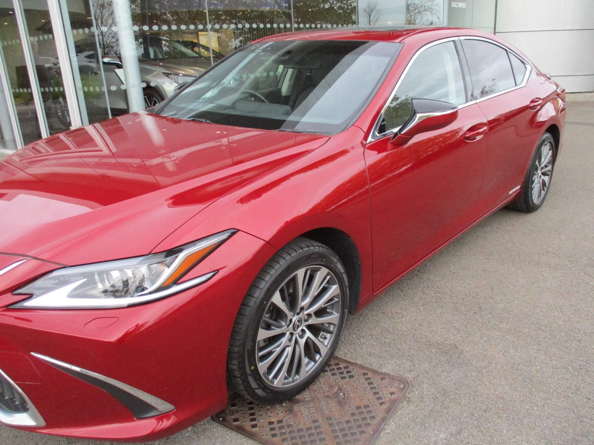 Lexus ES Self-Charging Hybrid Image 44