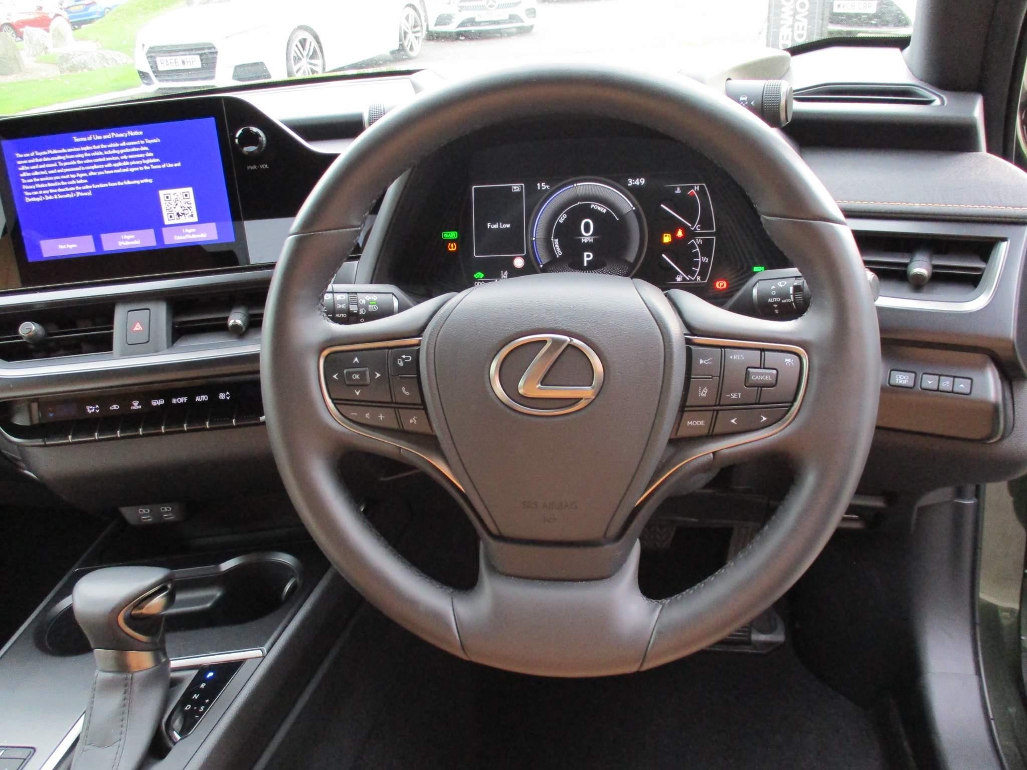 Lexus UX Image 14