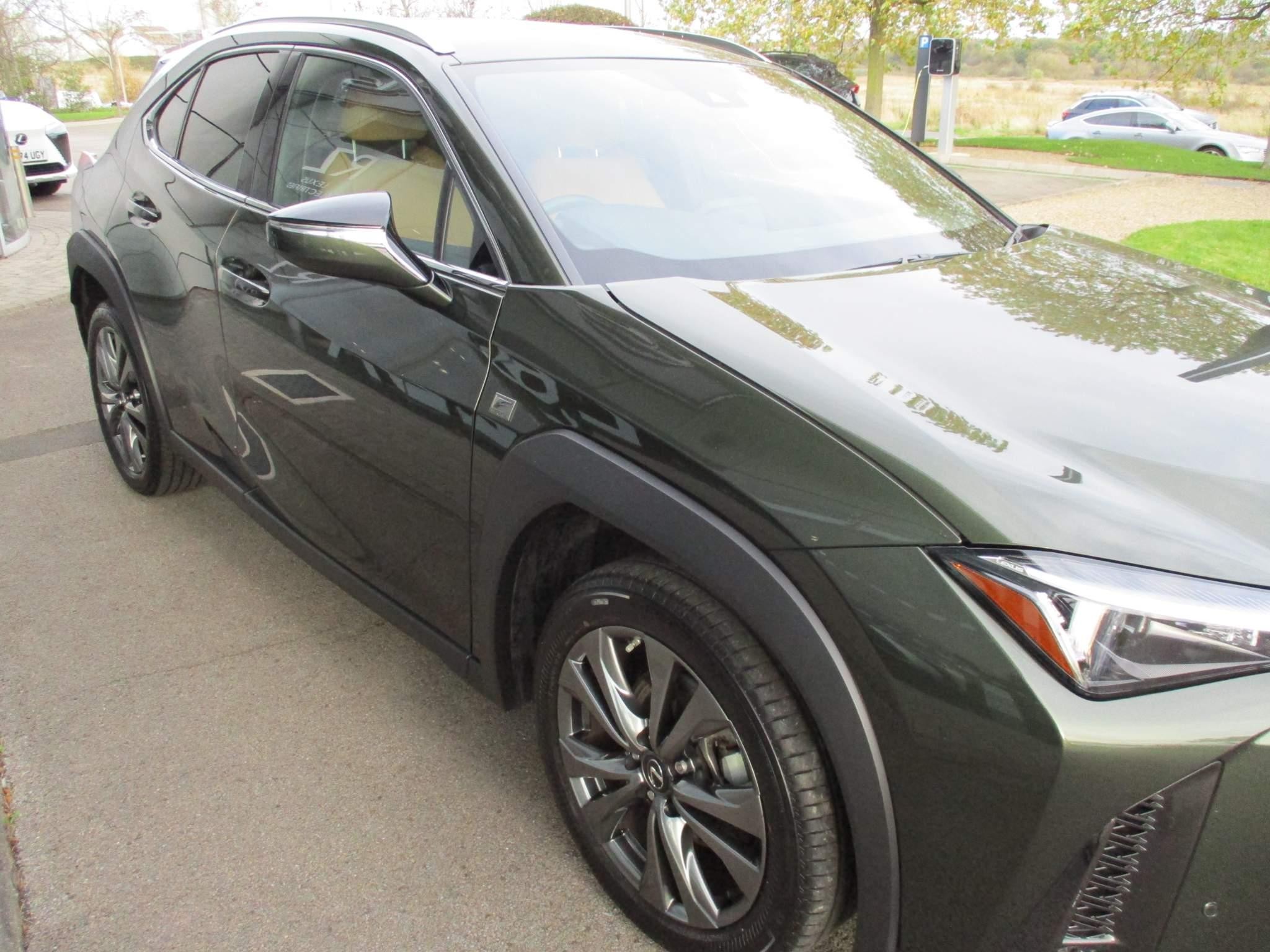 Lexus UX Image 37