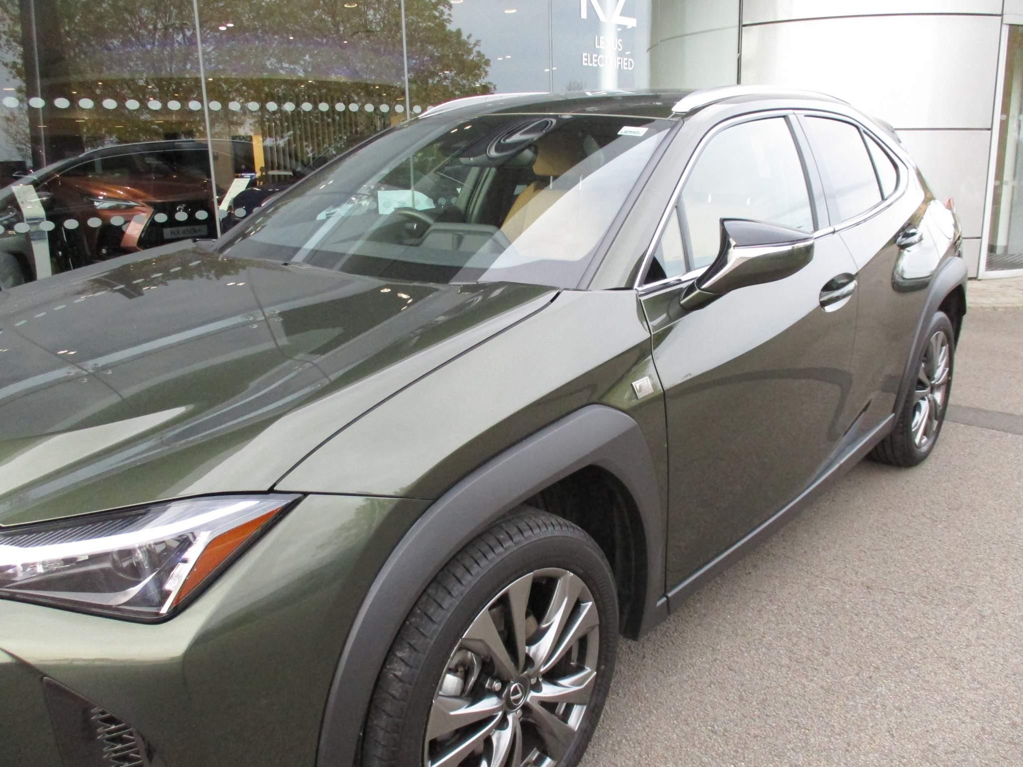 Lexus UX Image 40