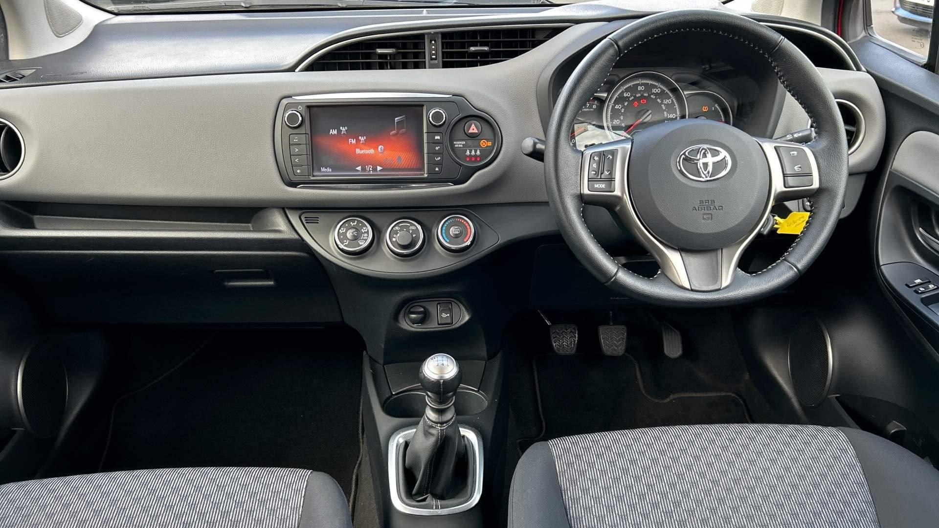 Toyota Yaris Image 11