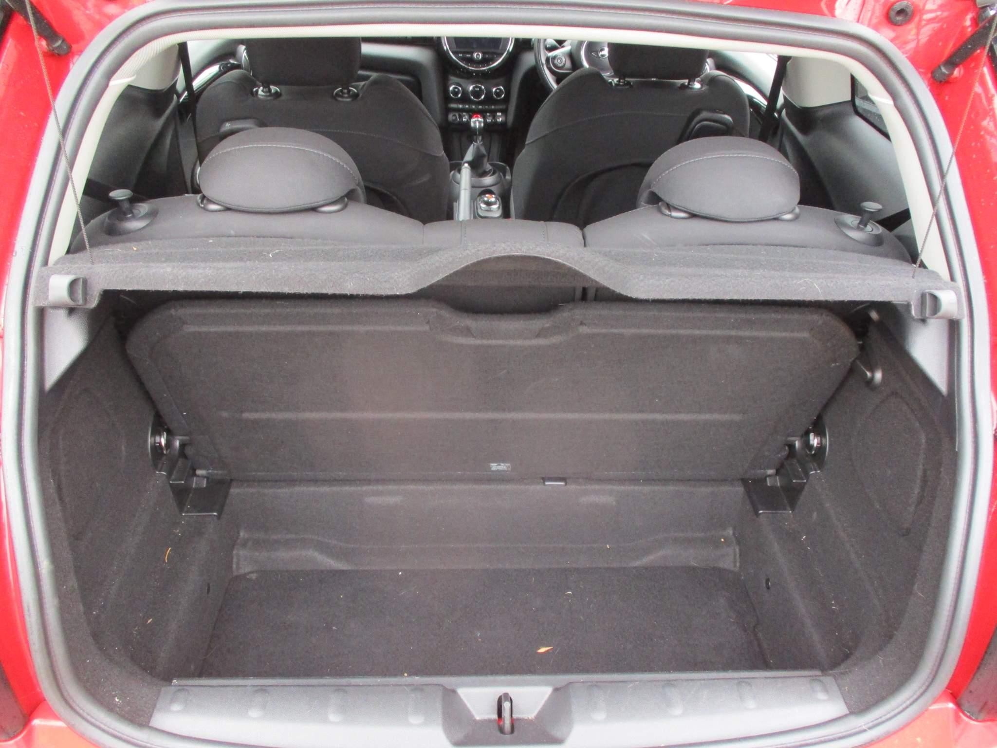 MINI Hatch Image 16