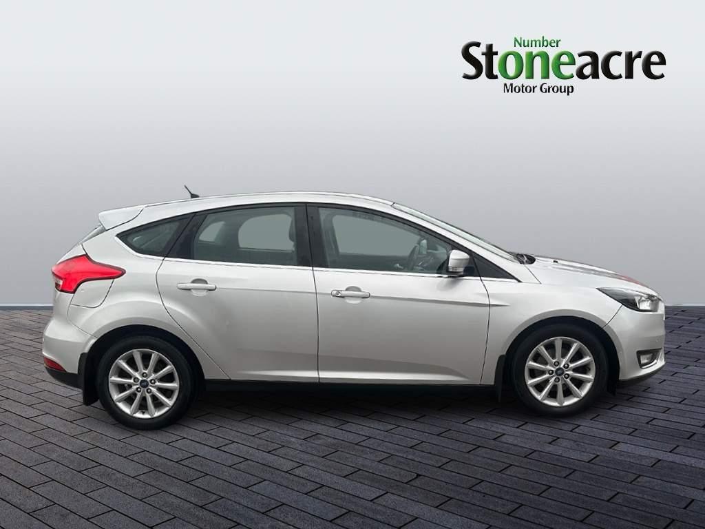 Ford Focus Image 2