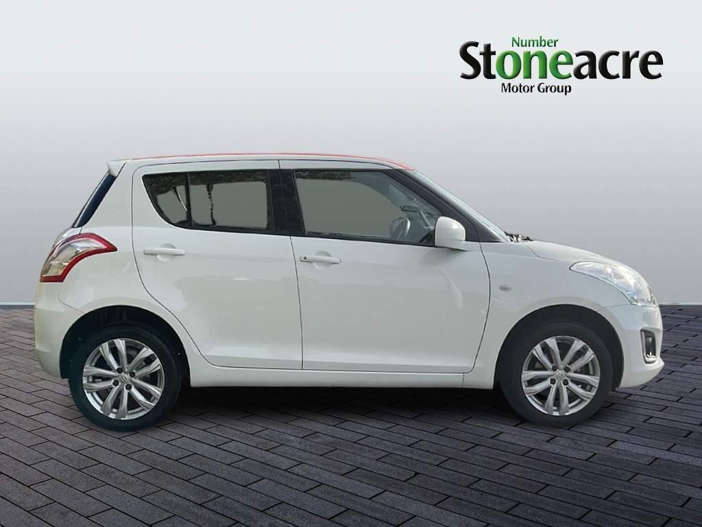 Suzuki Swift Image 2