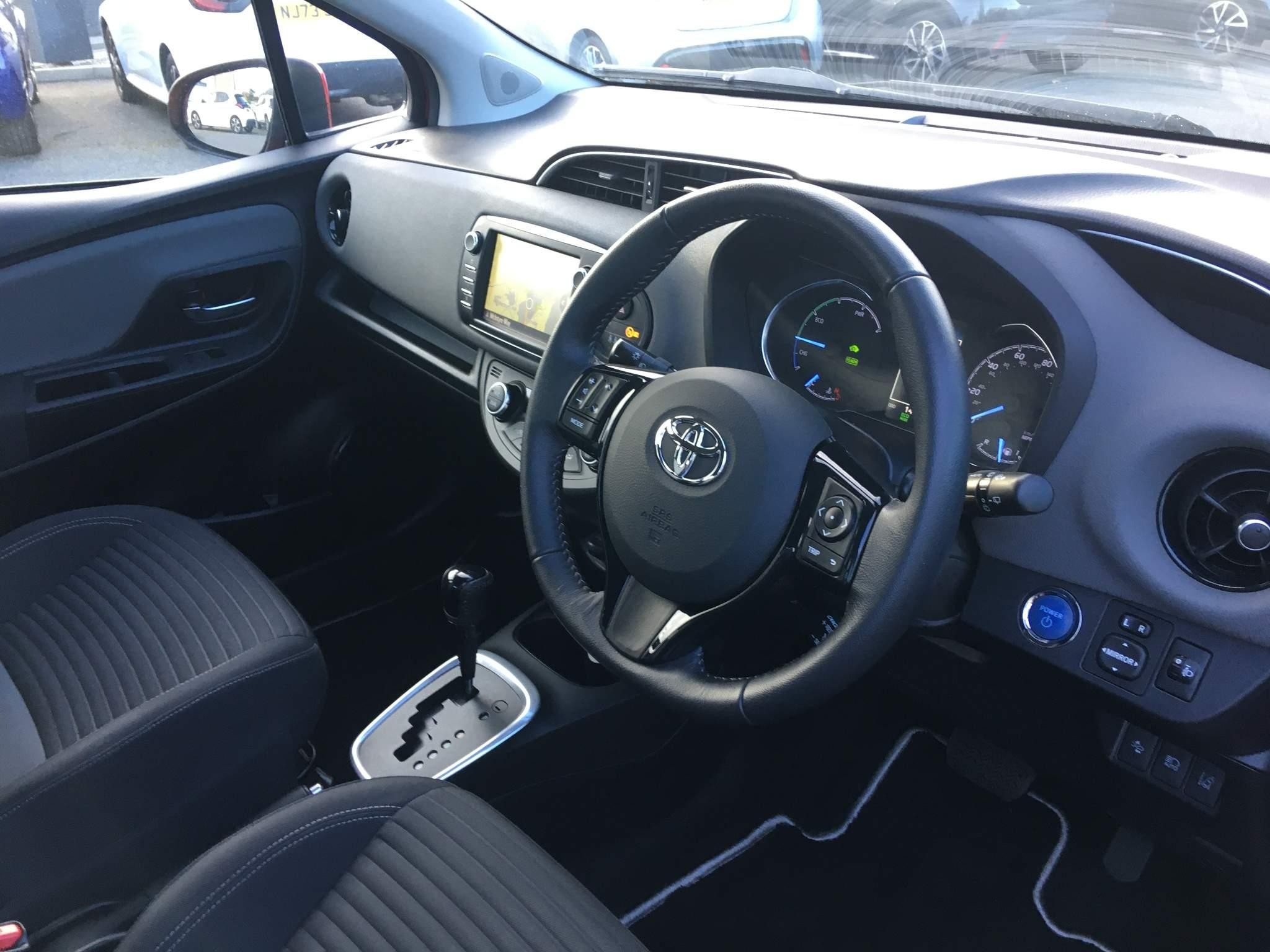 Toyota Yaris Image 13