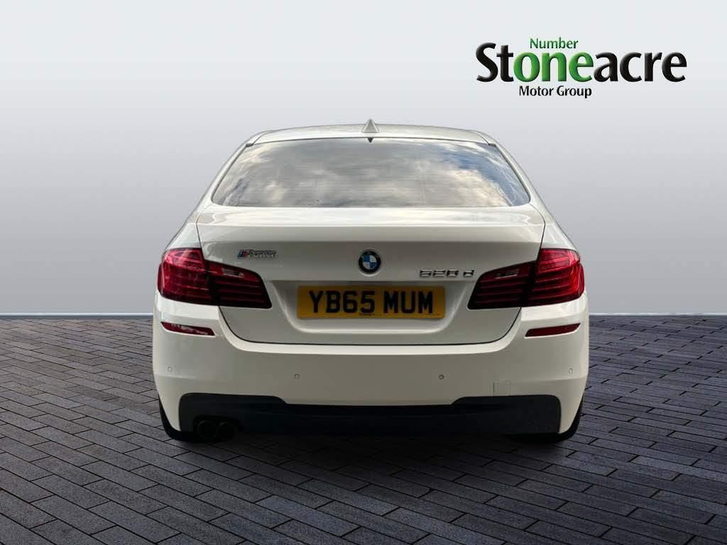 BMW 5 Series Image 4