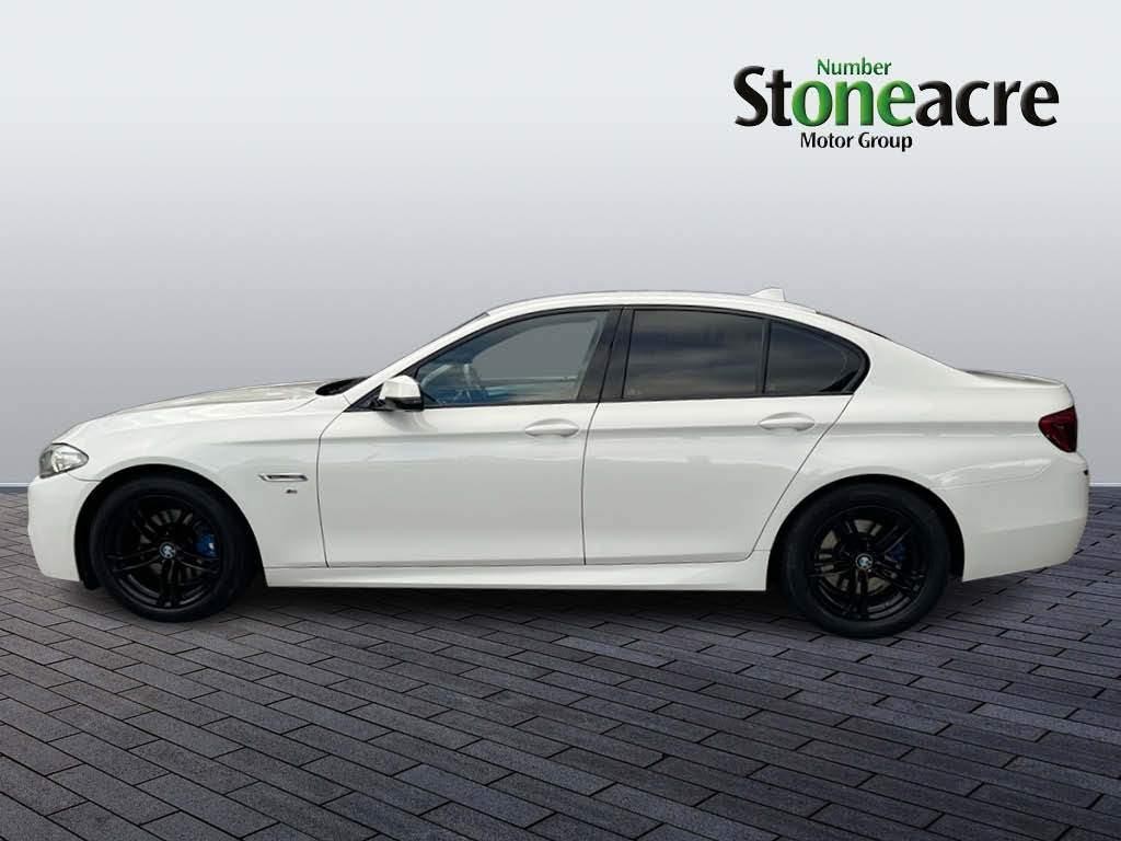 BMW 5 Series Image 6