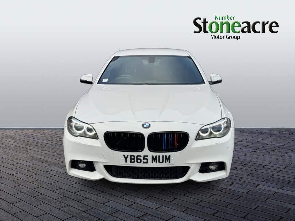 BMW 5 Series Image 8