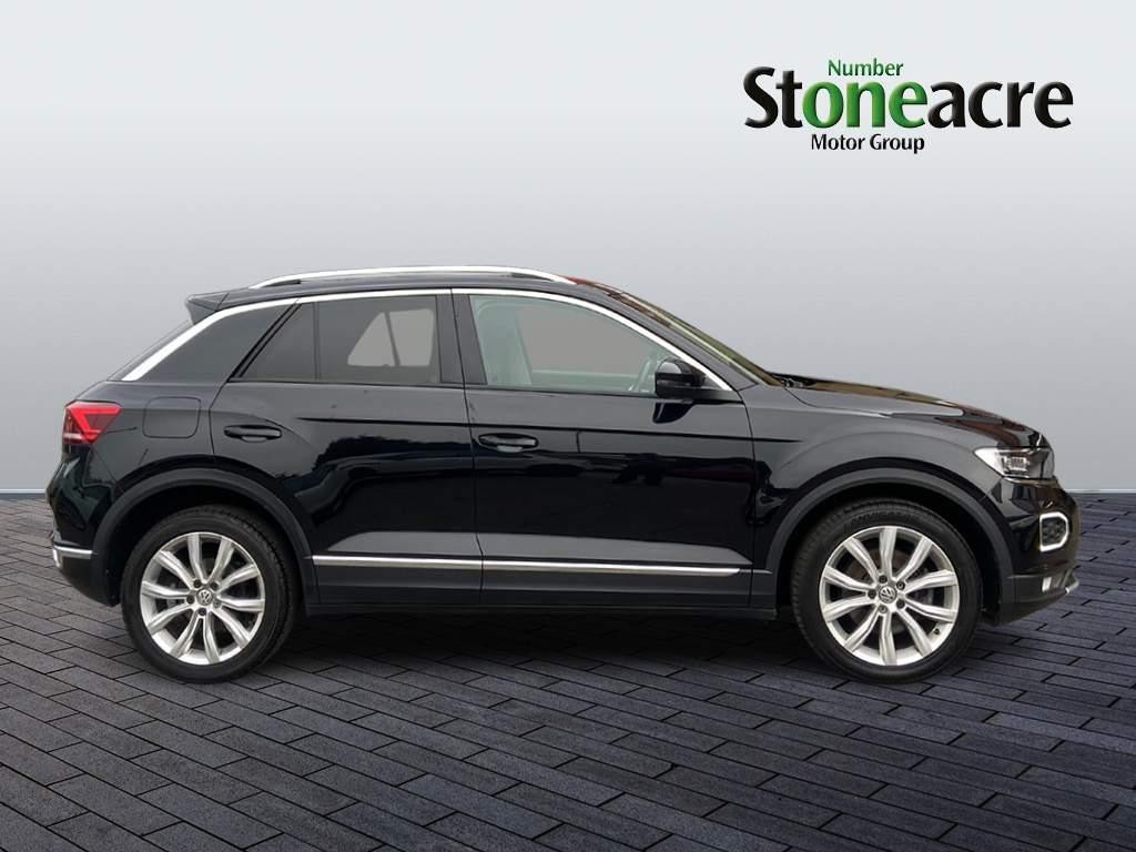 Volkswagen T-Roc Image 2