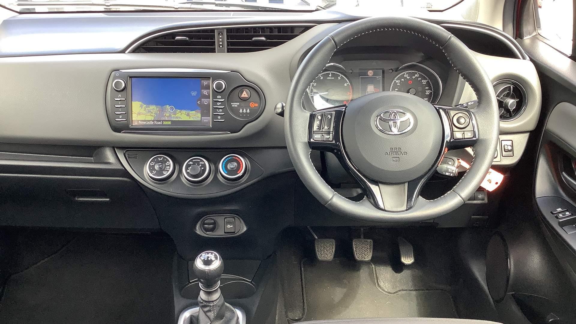 Toyota Yaris Image 11