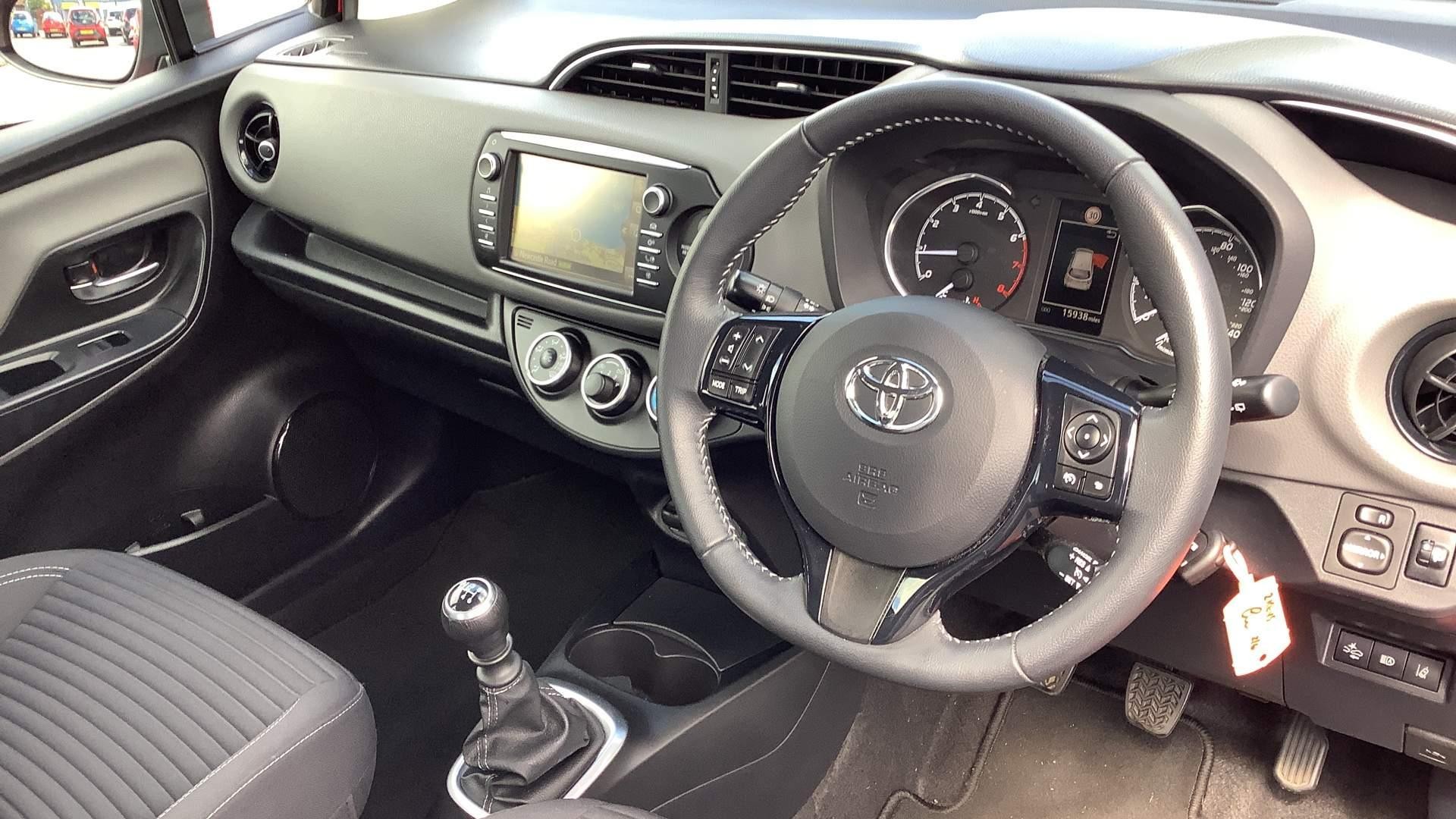 Toyota Yaris Image 12