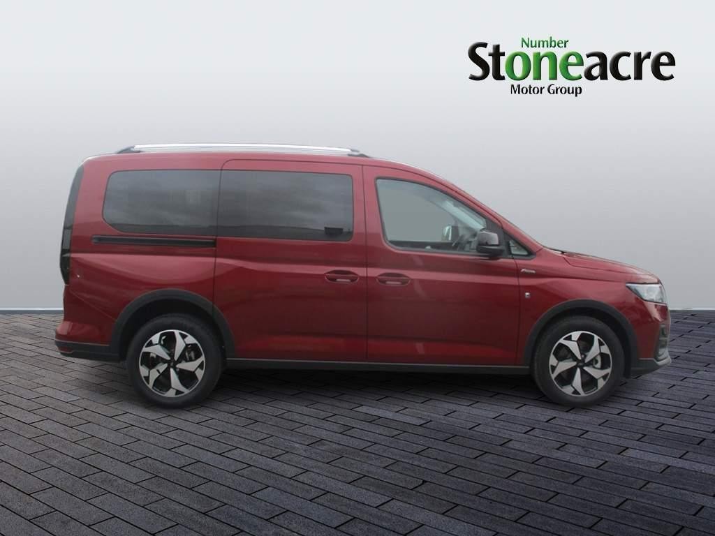 Ford Grand Tourneo Connect Image 2