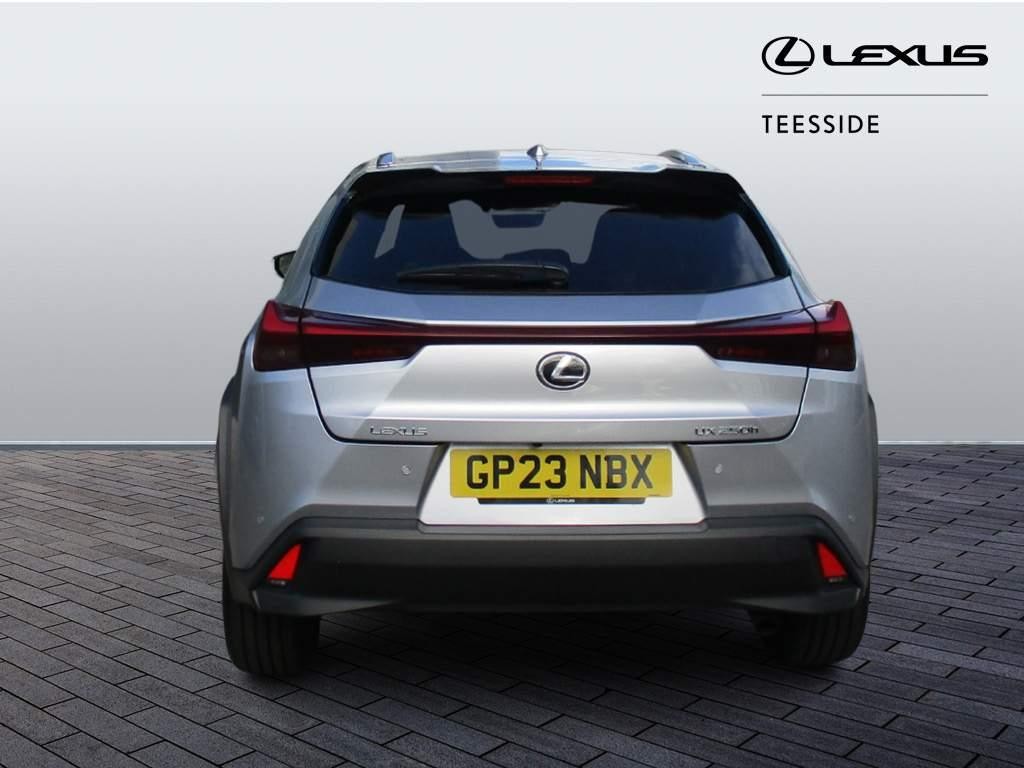 Lexus UX 250h Image 6