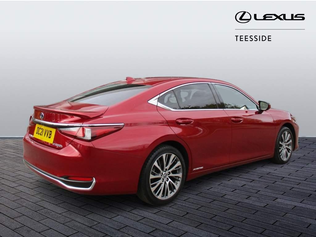 Lexus ES Self-Charging Hybrid Image 5