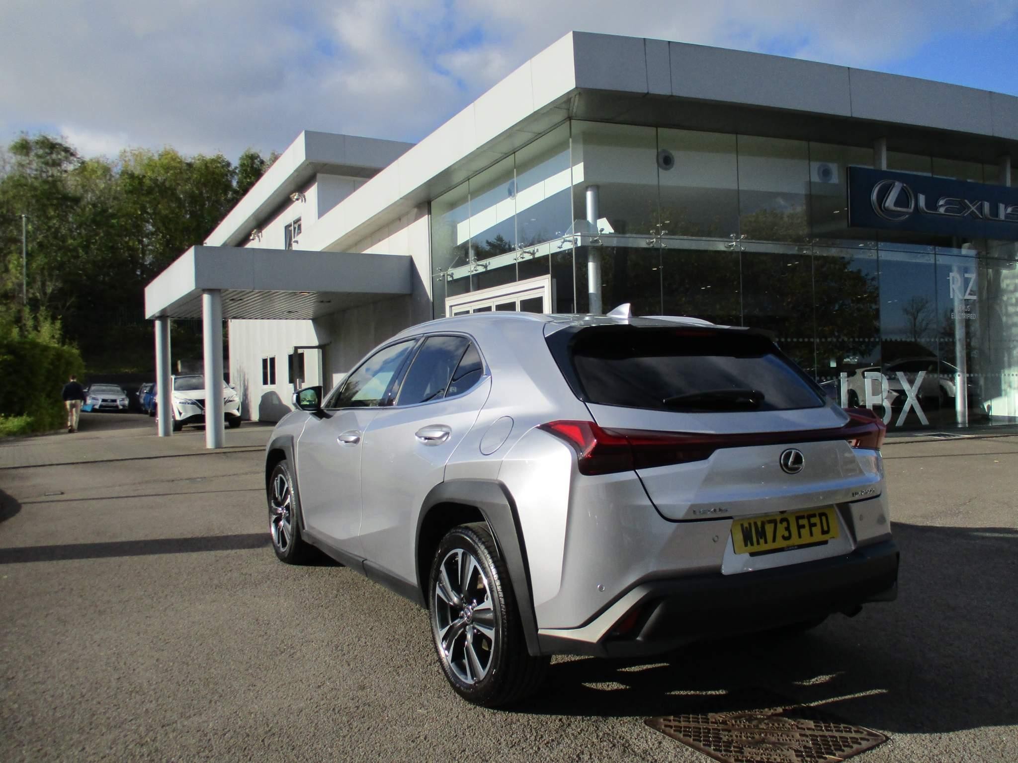 Lexus UX 250h Image 7