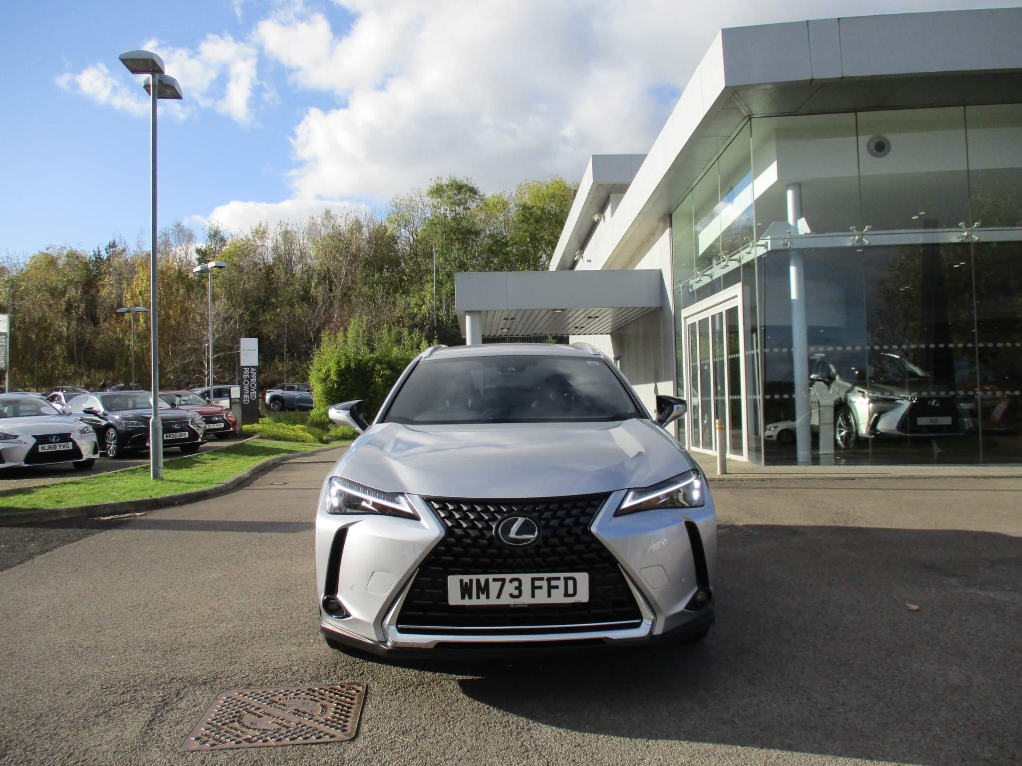 Lexus UX 250h Image 10