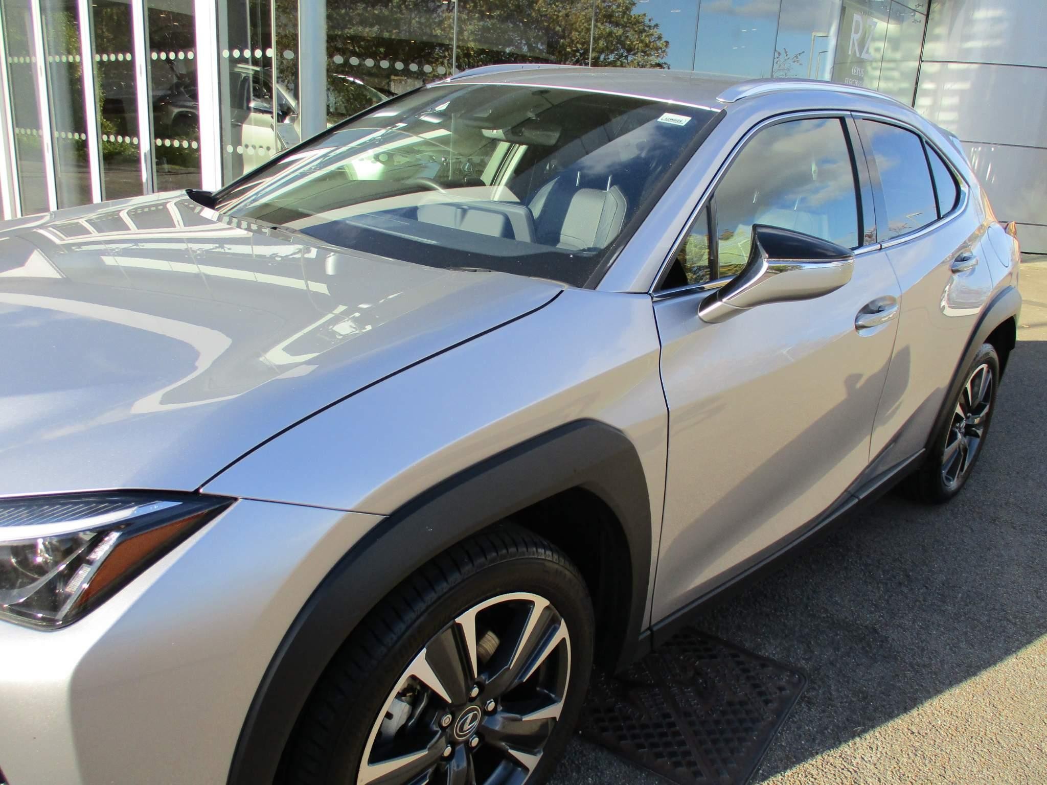 Lexus UX Self-Charging Hybrid Image 40